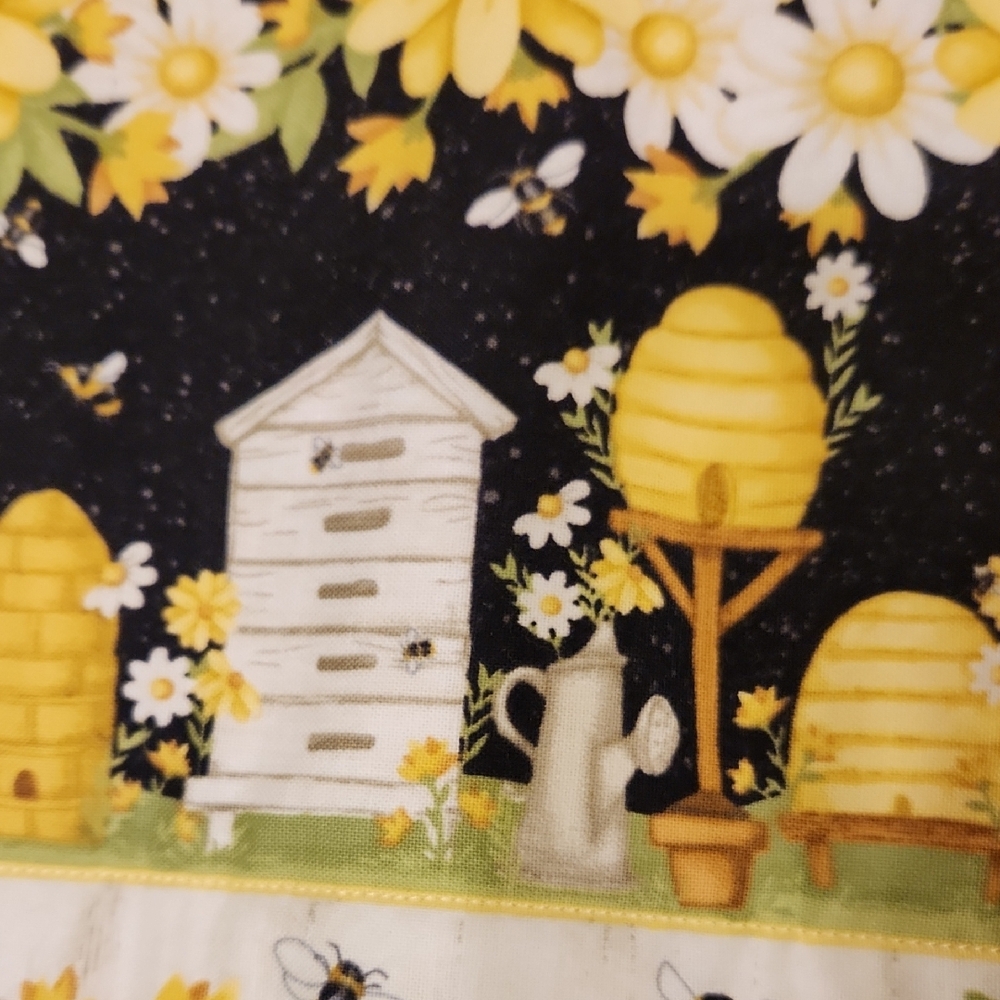 Hand Quilted Bee Placemats - Picture 3 of 6